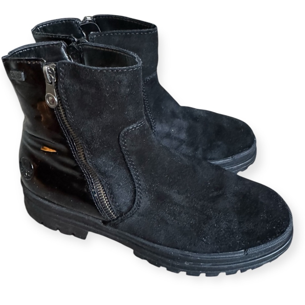 Women's Black Boots with built in spikes. Will come with spike opener